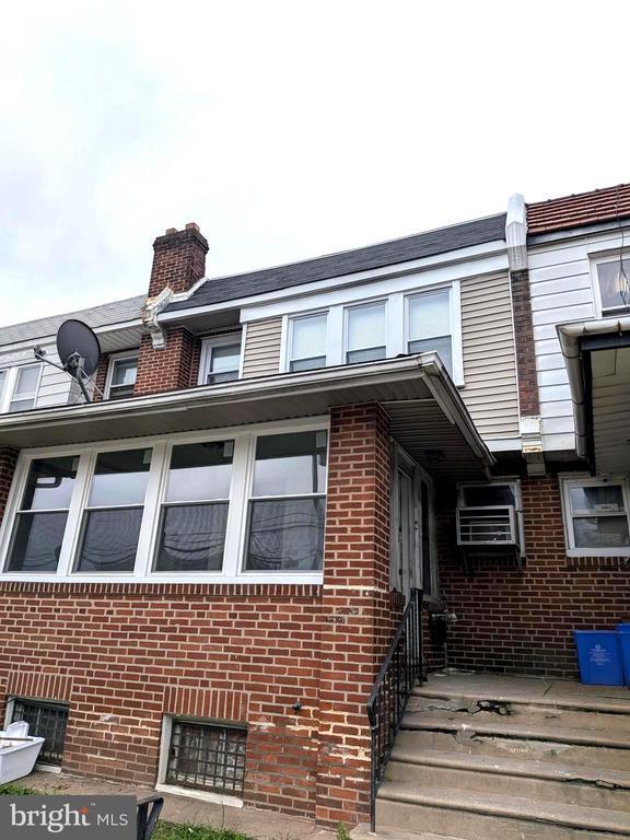 Primary Photo - 5344 Saul St