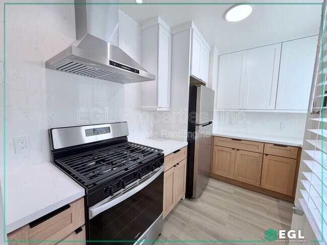 Foto del edificio - 250 N Cordova St