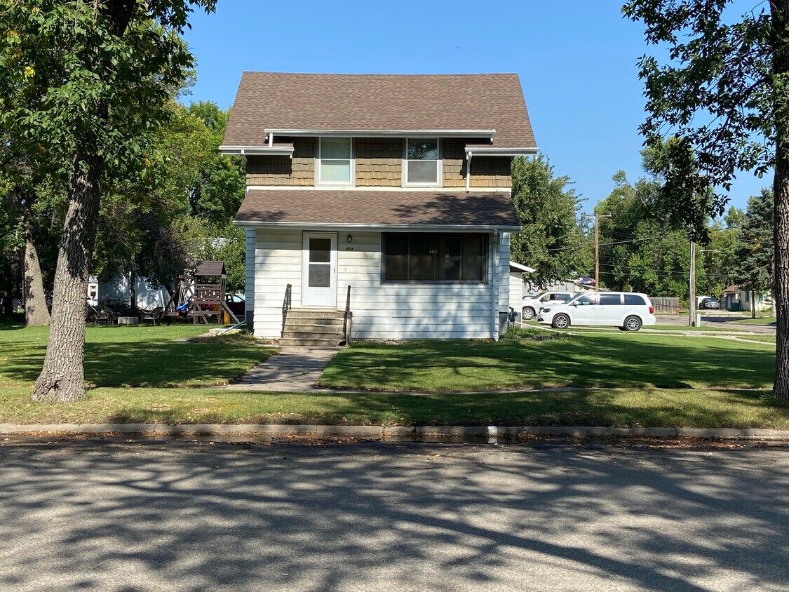 Primary Photo - 404 W Caledonia Ave