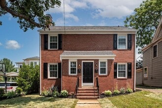 Building Photo - 819 Weedon St