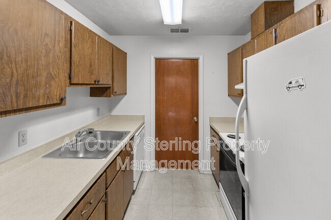 Building Photo - 4501 SW 71st Terrace