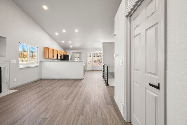 Photo - 5540 Almont Ave House