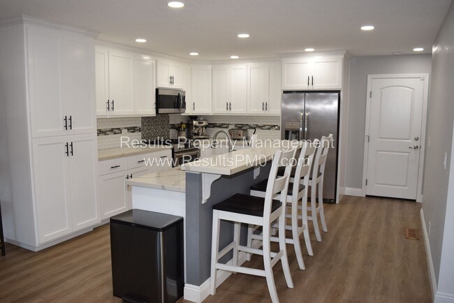 Building Photo - 3 br, 2.5 bath House - 6494 Crosswoods Ct