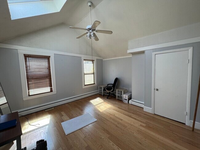 Building Photo - 173 Otis St