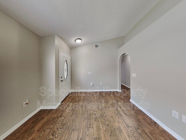 Foto del edificio - 6879 Belmar Dr