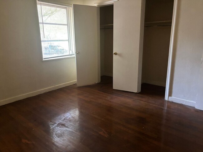 Foto del edificio - 3206 Rosemary Ave