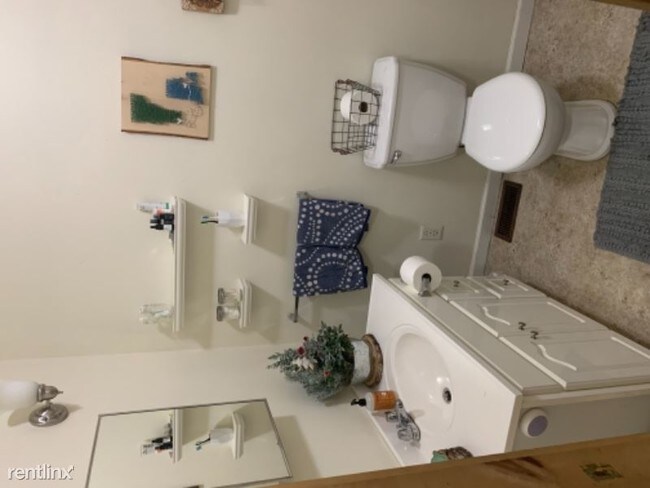 Building Photo - 2 br, 1 bath Apartment - 225 Bradford St