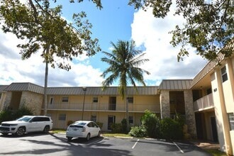 Building Photo - 10789 N Military Trl