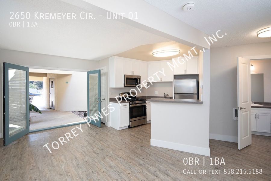 Primary Photo - Stunning Carlsbad Studio with Pool, Parkin...
