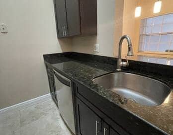 Building Photo - 2850 N Oakland Forest Dr