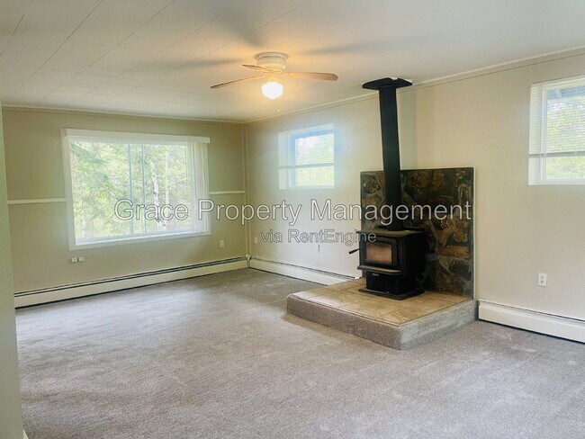 Foto del edificio - 3294 Smith Hill Rd