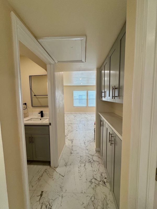 Foto del edificio - 831 N San Antonio Ave