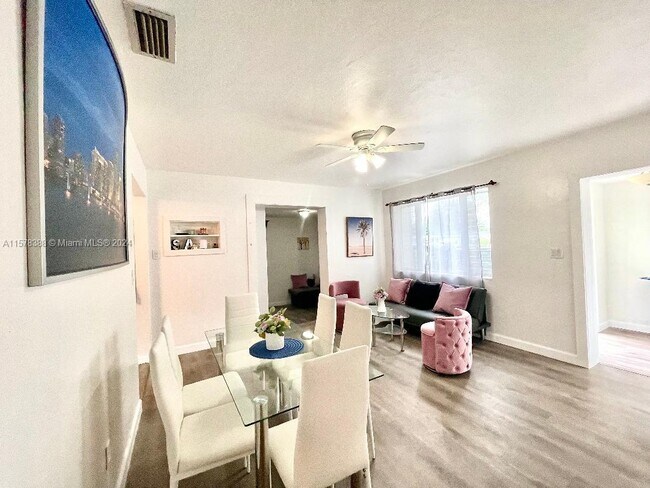 Foto del edificio - 2722 Taylor St