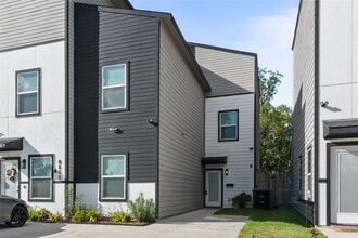 Building Photo - 8161 Tate St