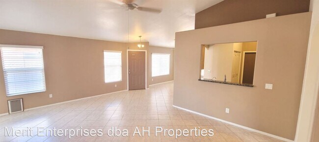 Foto del edificio - 3 br, 2 bath House - 205 W JASPER DR