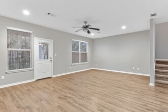 Building Photo - 128 Artesian Way