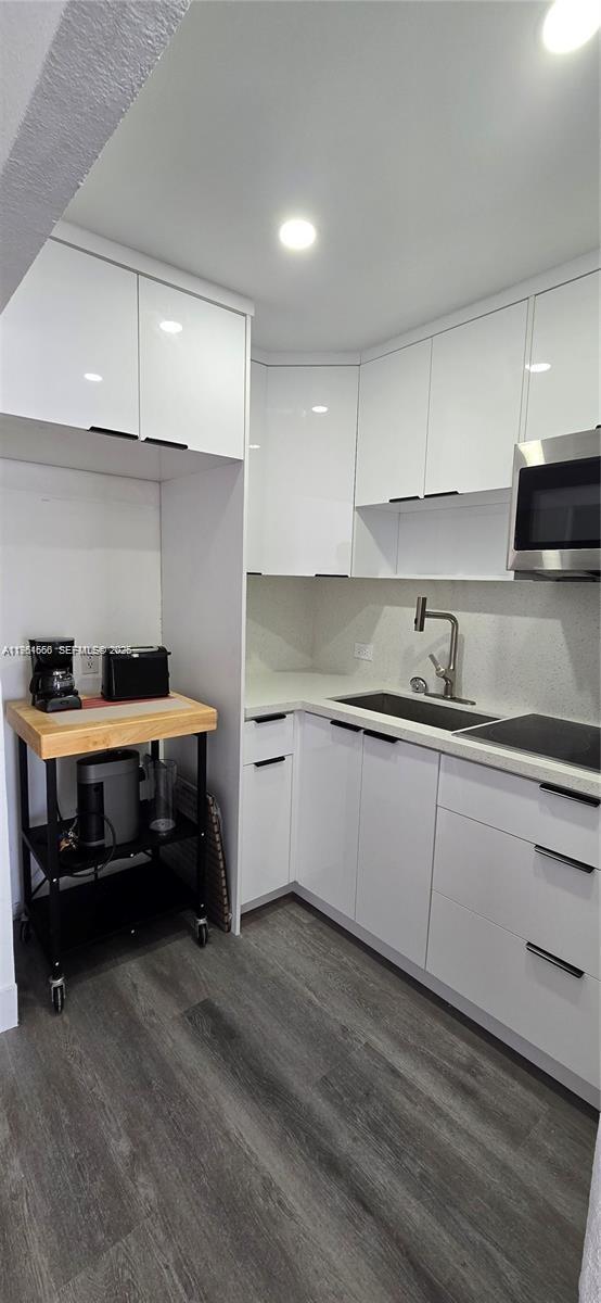 Building Photo - 7904 West Dr