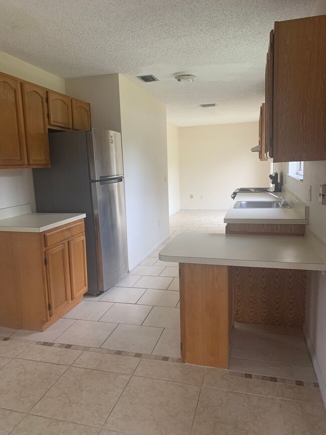 Foto del edificio - Rental home  Near Green River Prkway in PSL   3/2/1    $ 1,895  a month