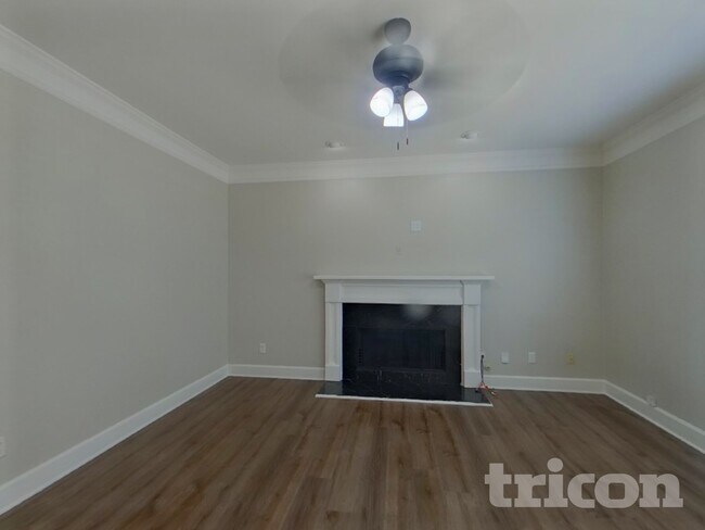 Building Photo - 790 James Madison Dr