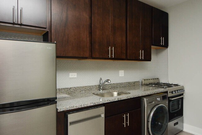 Foto del edificio - 432.5 W Belden Ave