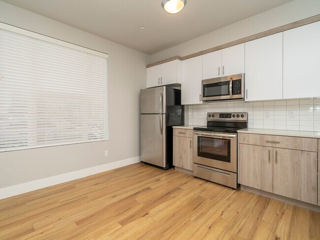 Foto del edificio - 436 NE Stafford St