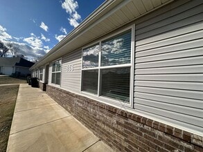 Building Photo - 636 Hidden Springs Dr