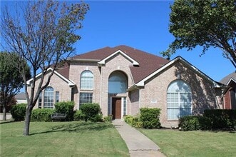 Building Photo - 3845 Gillespie Dr