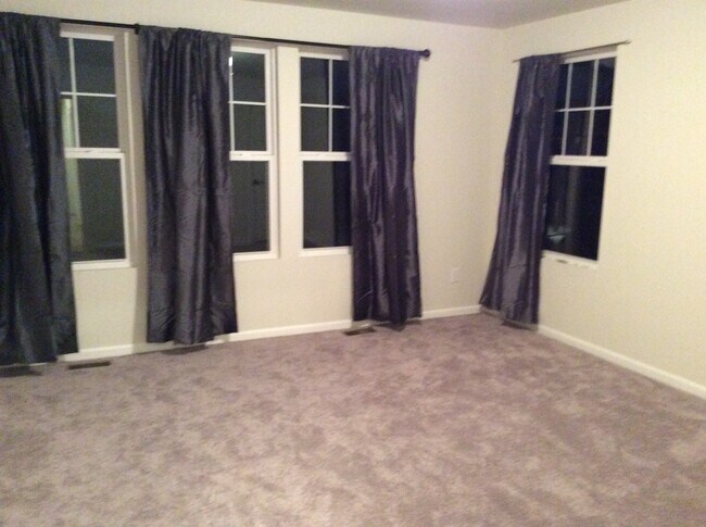 Building Photo - 2730 Helmsdale Cir