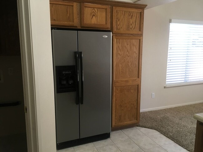 Building Photo - Anderson Home with Open Floor Plan