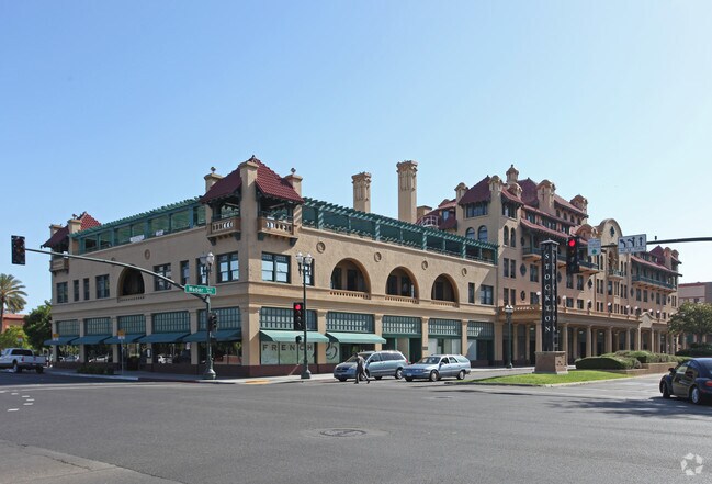 Foto del edificio - Hotel Stockton Apartments