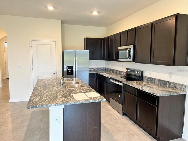 Building Photo - 34328 Redwood Dawn Ln