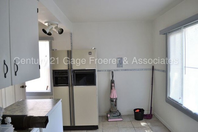 Foto del edificio - 548 Cook St