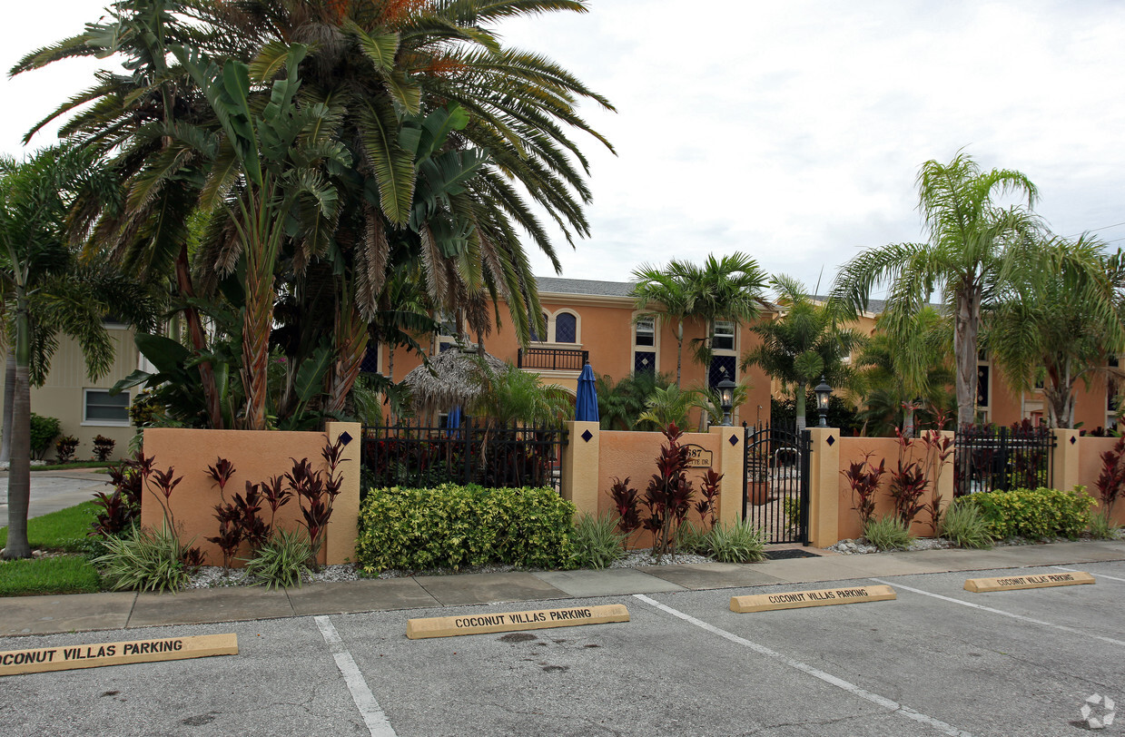 Primary Photo - Coconut Villas of Dunedin