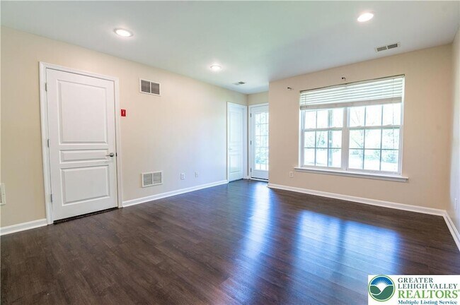 Foto del edificio - 8475 Putnam Ct