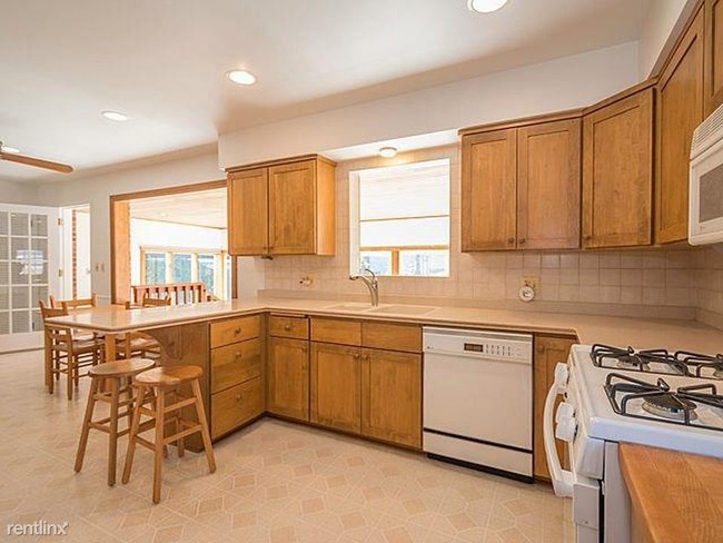 Foto del edificio - 4 br, 2 bath House - 2045 Norfolk St