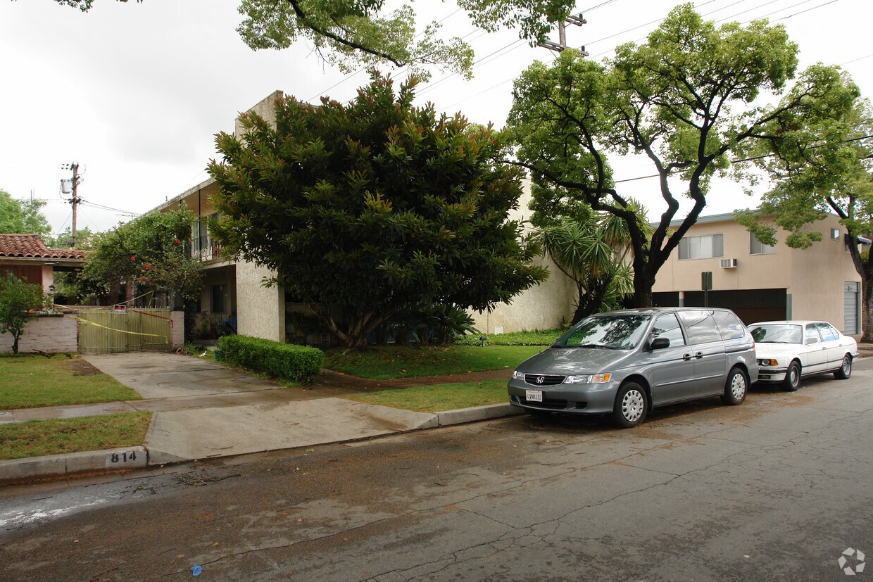 Foto del edificio - 810 Norton Ave