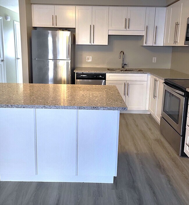 Photo du bâtiment - 145-145 S Creek Dr