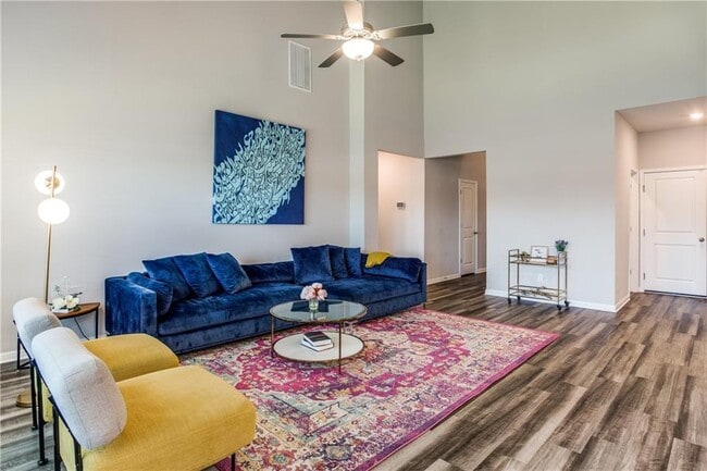 Foto del edificio - 1341 Ivy Arbor Ln