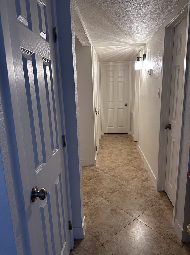 Hallway - 3331 Rome St