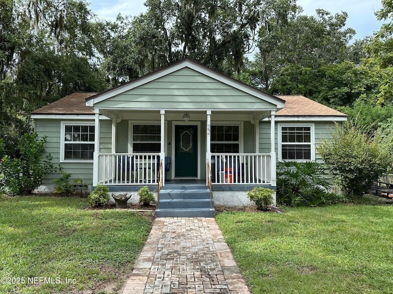 Primary Photo - 22 Spencer St