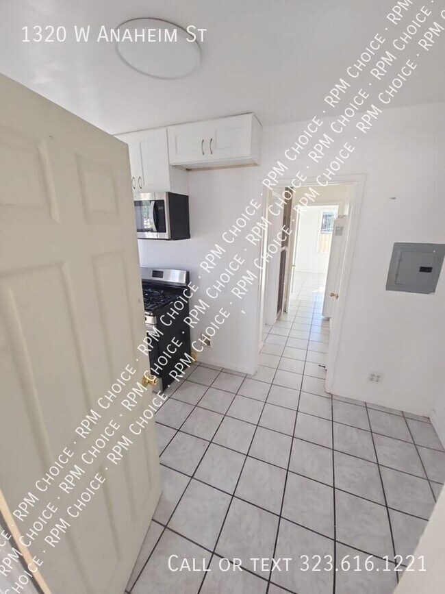 Foto del edificio - 1320 W Anaheim St