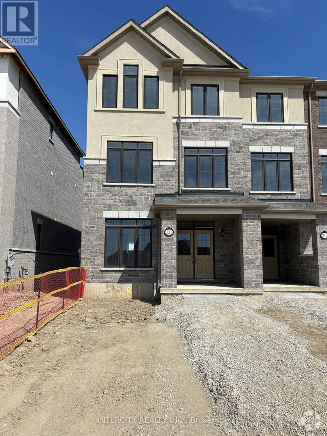 Building Photo - 321 Inspire Blvd