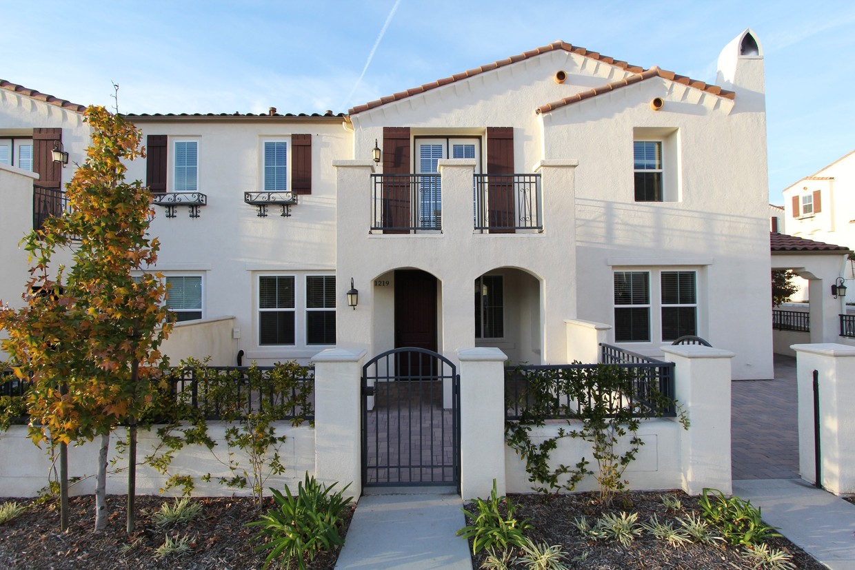 Foto principal - 1228 Paseo Rancho Serrano