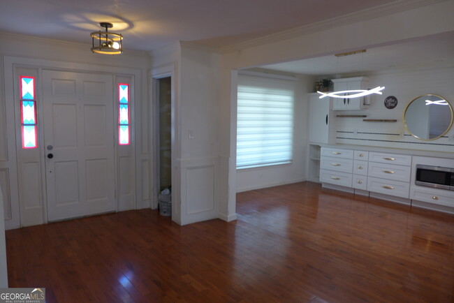Building Photo - 5657 High Meadow Dr