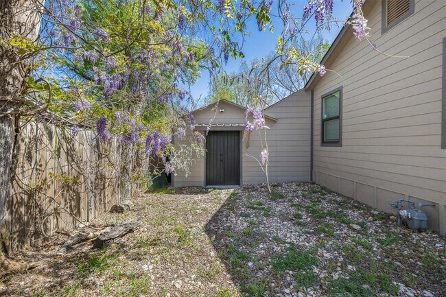 Foto del edificio - 823 Hickory St