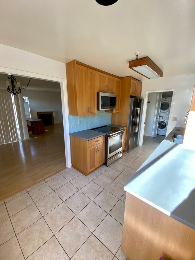 Kitchen - 707 Bryant St