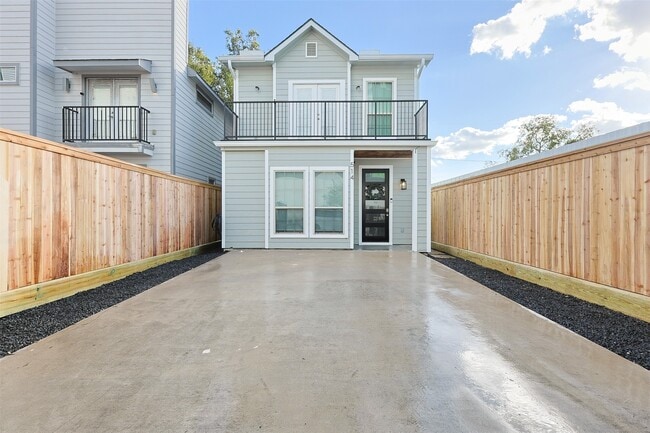 Building Photo - 514 E 29th St