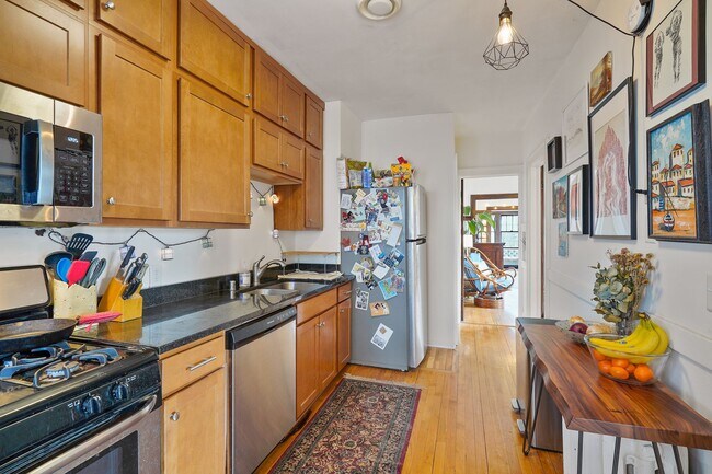 Foto del edificio - 1012 W 34th St