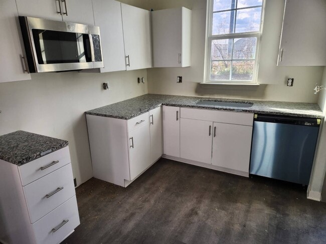 Building Photo - Saltwell Springs