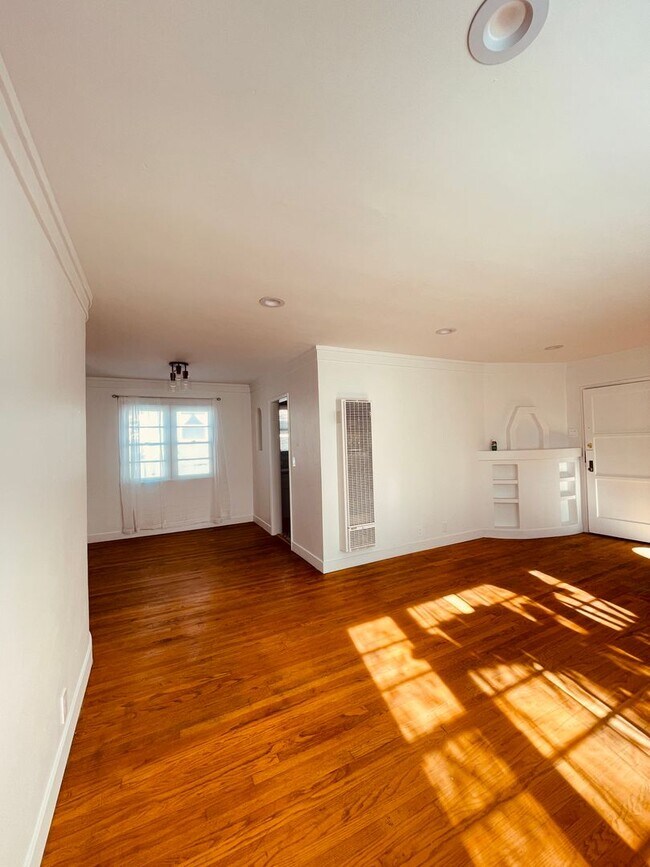 Building Photo - New Hampshire Rentals